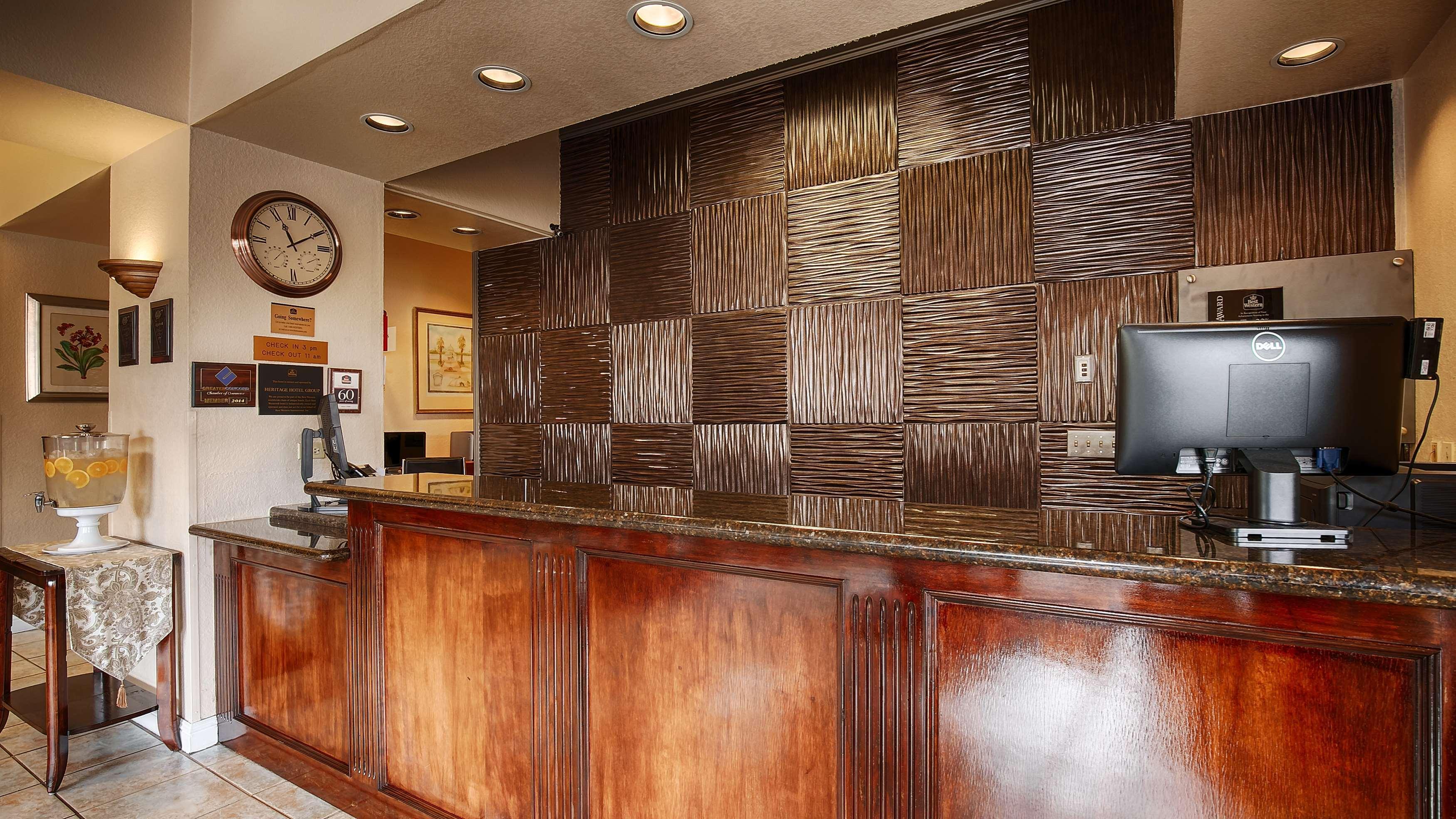 Best Western Heritage Inn Конкорд Екстериор снимка