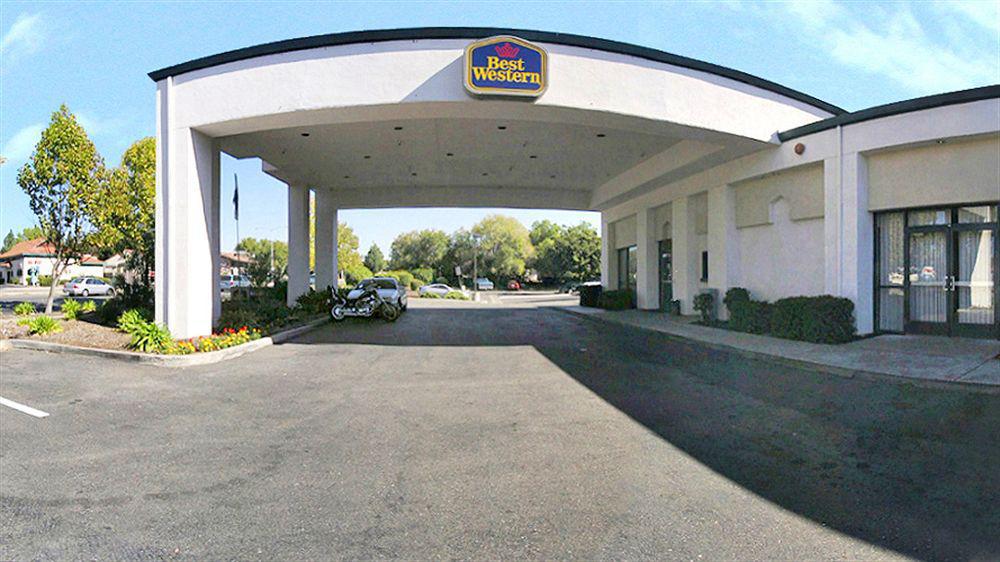 Best Western Heritage Inn Конкорд Екстериор снимка